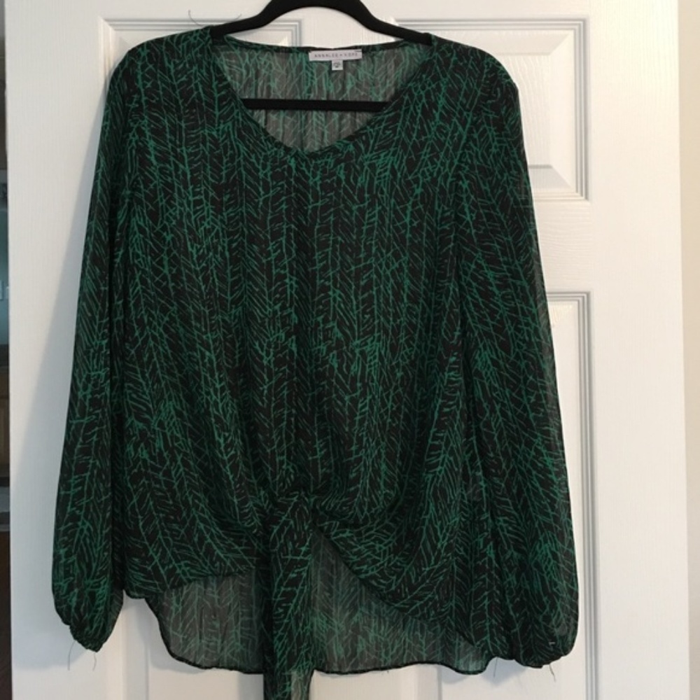 Annalee + Hope Green/Black Sheer Top Size M